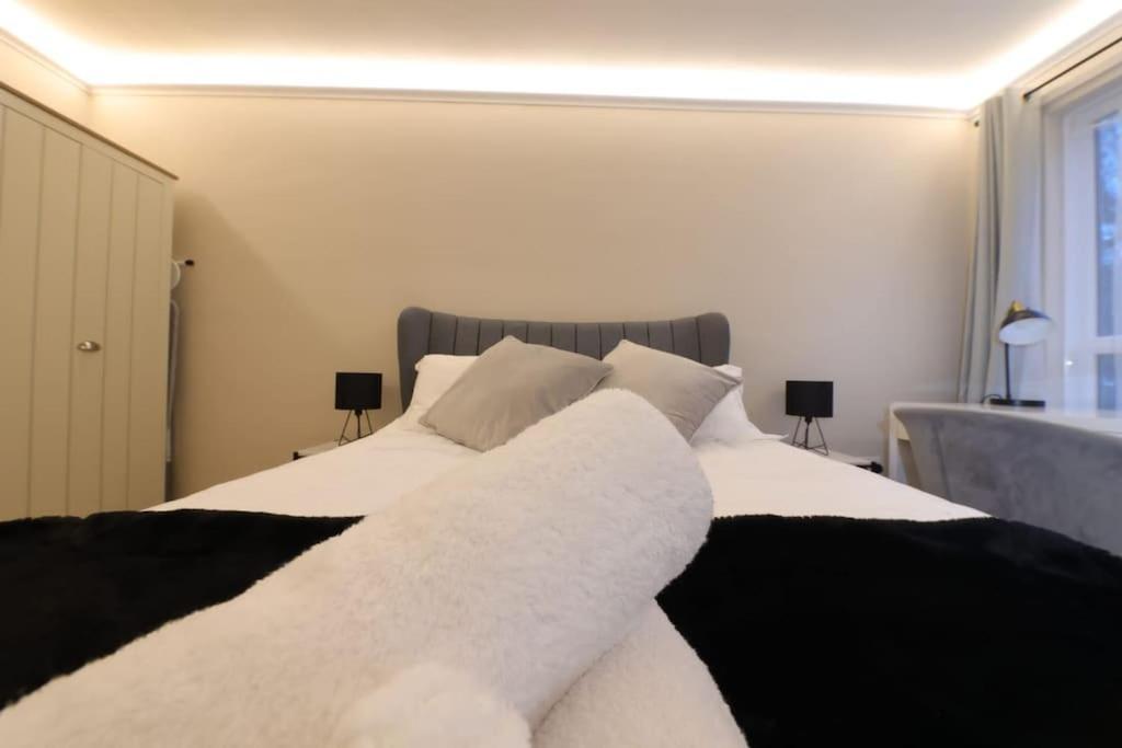 Riverside Serviced Apartments London Bagian luar foto