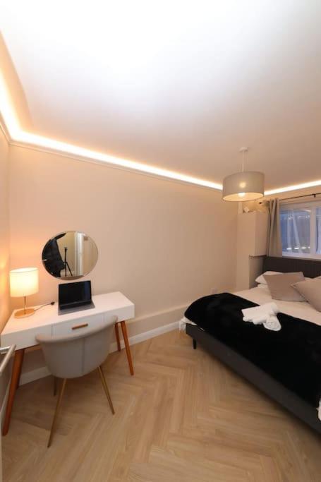 Riverside Serviced Apartments London Bagian luar foto